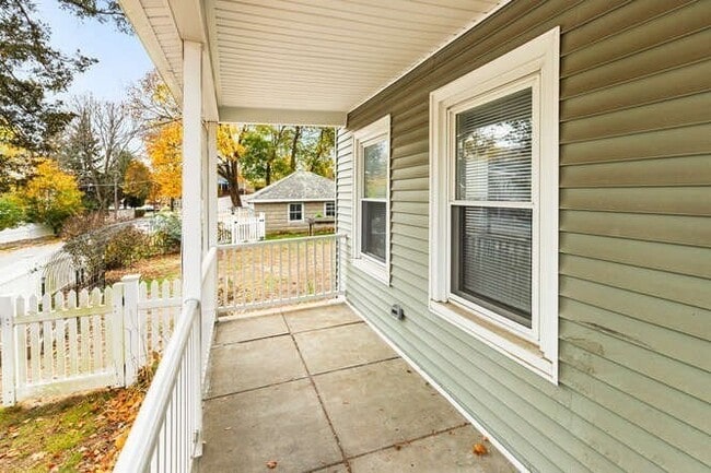 Building Photo - 7 Perham St