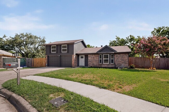 Building Photo - Newly Renovated Home In Watauga Ready To Be Yours!!!!