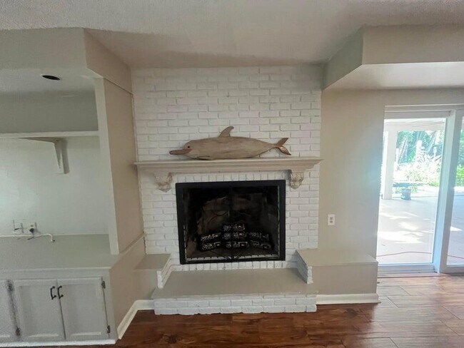 Building Photo - 115 36th Ct