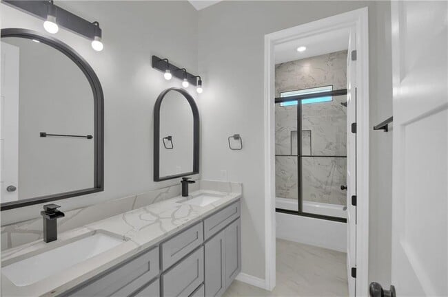 Building Photo - 303 Highlander Ct