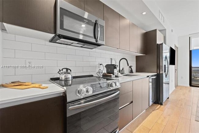 Building Photo - 398 NE 5th St