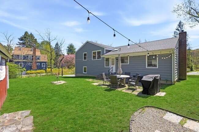 Building Photo - 17 Cottage Pl