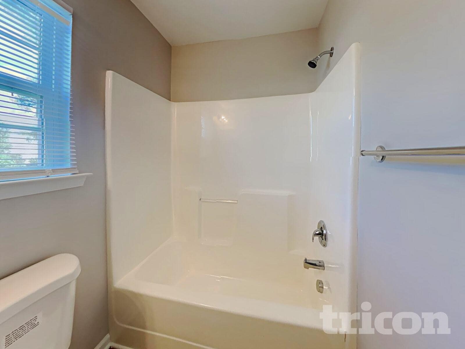 Building Photo - 225 Eagle Pointe Dr