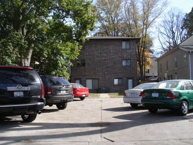 Building Photo - 327 S Lucas St