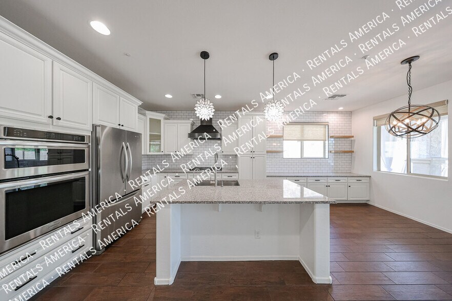 Building Photo - 5193 S Moccasin Trail