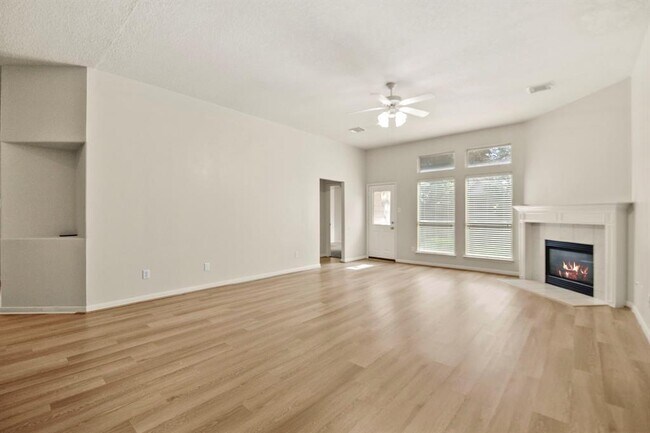 Building Photo - 3619 Slocom Dr