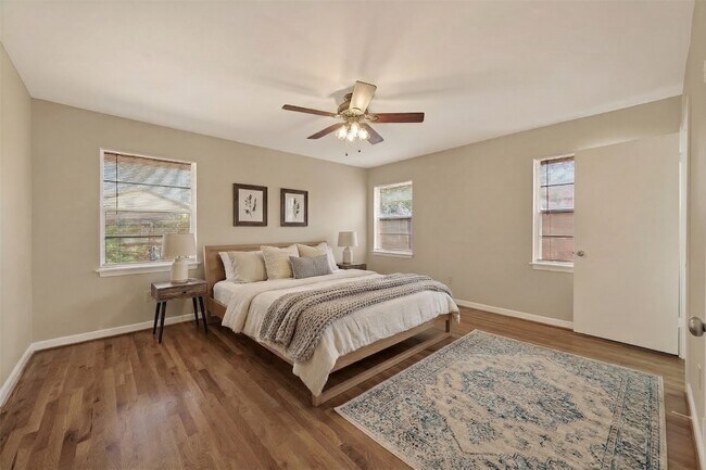 Building Photo - 5646 Hazen St