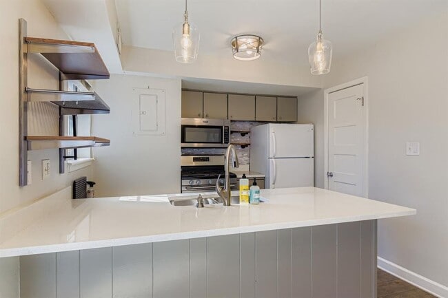 Building Photo - 7801 Shoal Creek Blvd