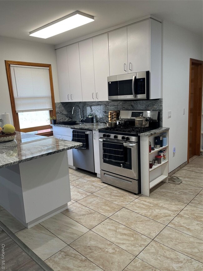 Building Photo - 35 Notre Dame Ave