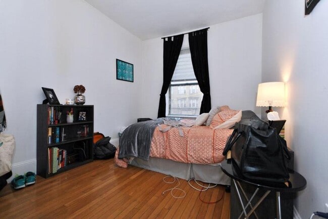 Building Photo - 868 Huntington Ave