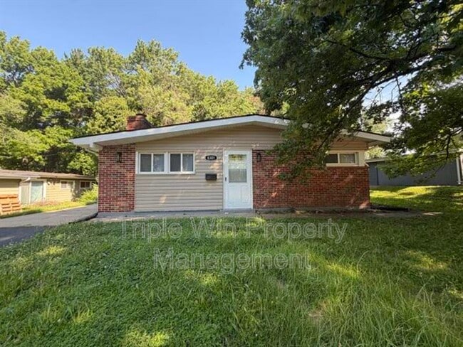 Building Photo - 8301 Pepperidge Dr