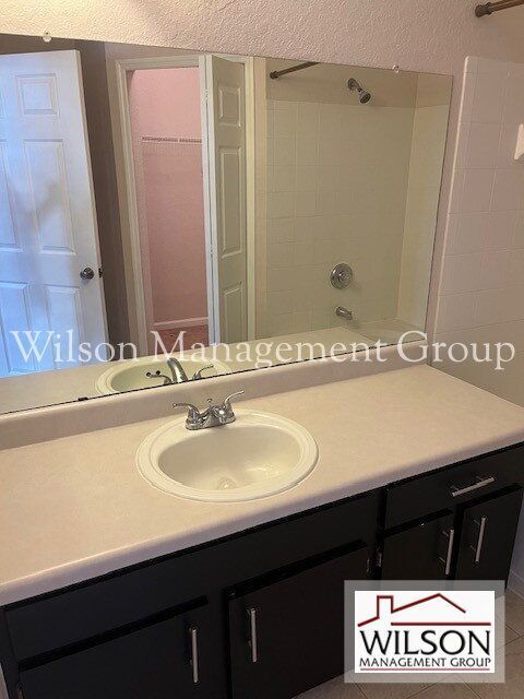 Building Photo - 13037 Mulberry Park Dr