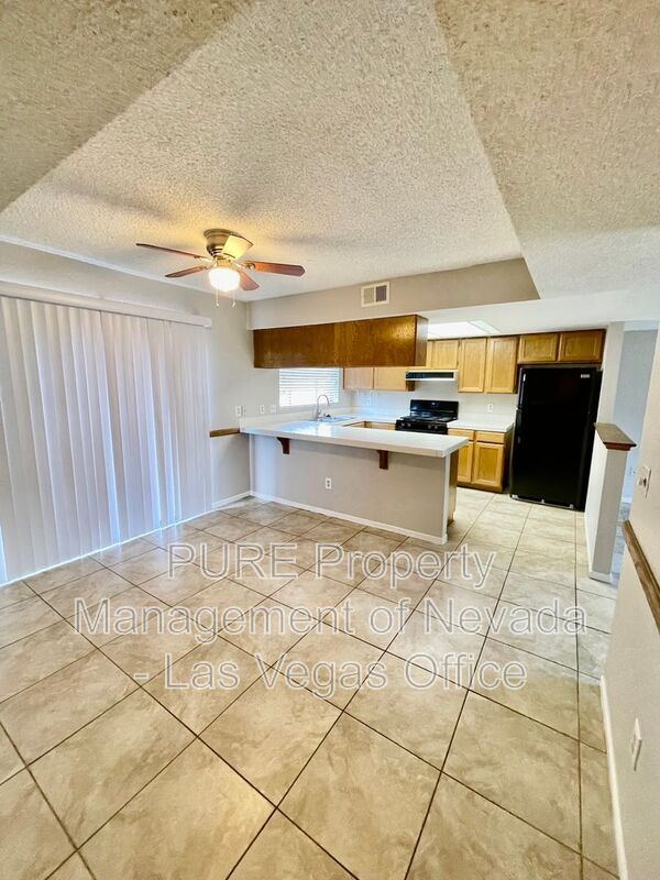 Building Photo - 2650 Sumac Ln