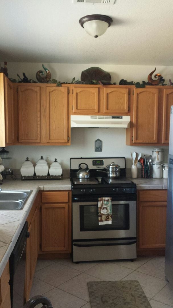 Building Photo - Sandstone Ranch Estates 4bed/2.5bath Refrig A/C!