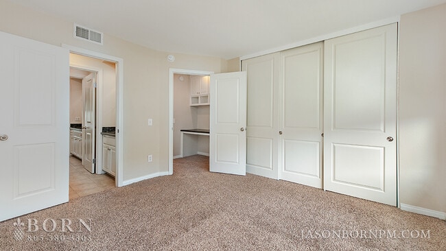 Building Photo - 5249 Colodny Dr