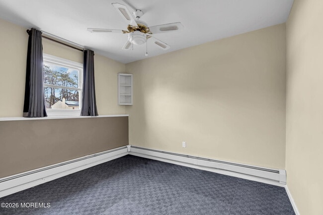 Building Photo - 613 Champlain St