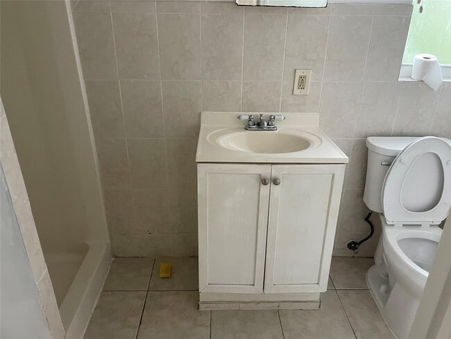 Building Photo - 8580 SW 23rd Pl