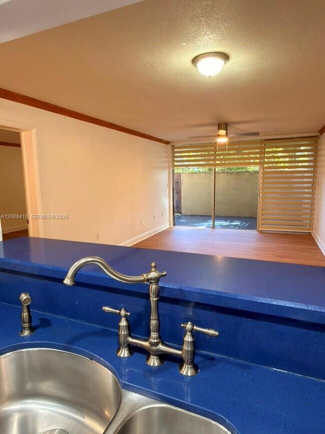 Building Photo - 10835 SW 112th Ave