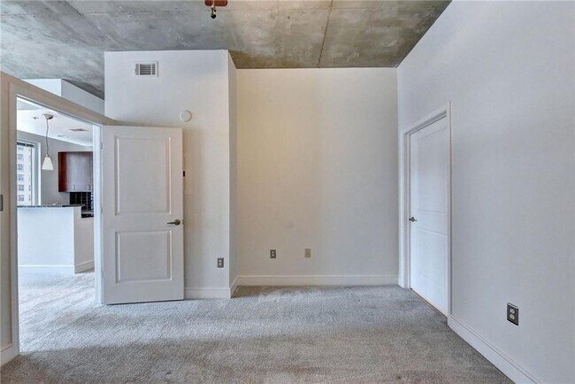 Building Photo - 44 Peachtree Pl NE