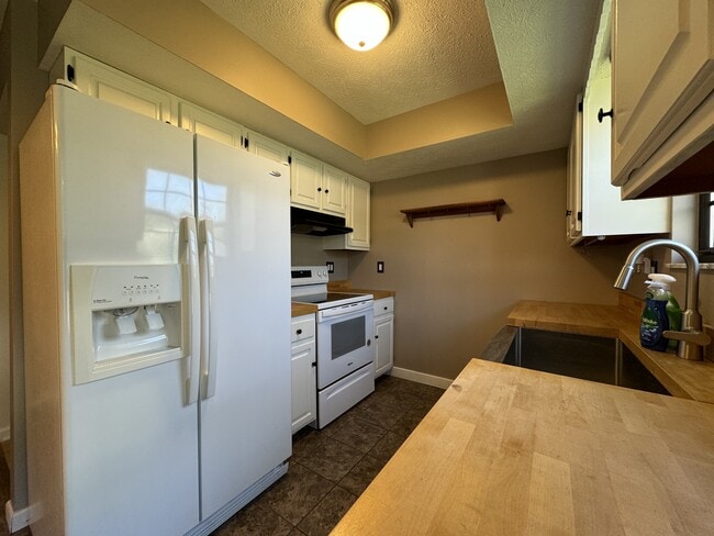 Building Photo - 1317 Perry Ave