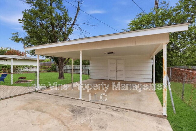 Building Photo - 2423 W Gramercy Pl