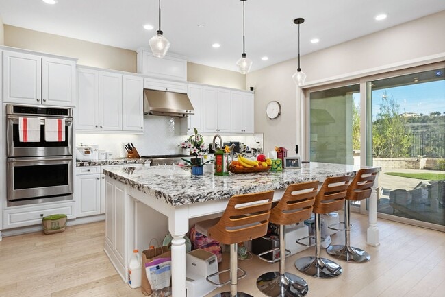 Building Photo - Beautiful 5 bedroom home in Heart of Carme...