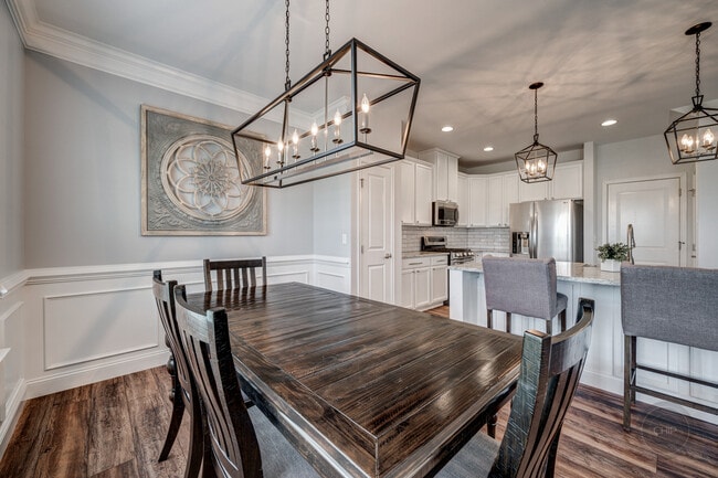 Building Photo - 12919 White Pine Way