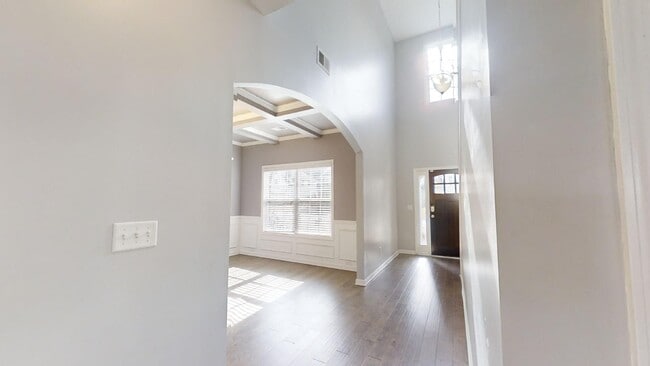 Building Photo - 979 W Richland Cir