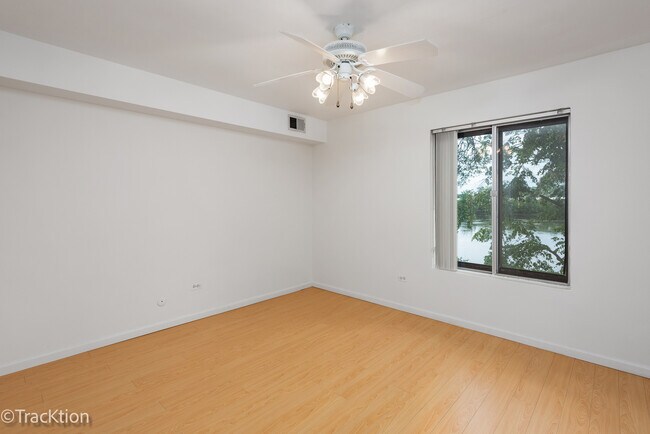 Building Photo - 6147 Knoll Wood Ct