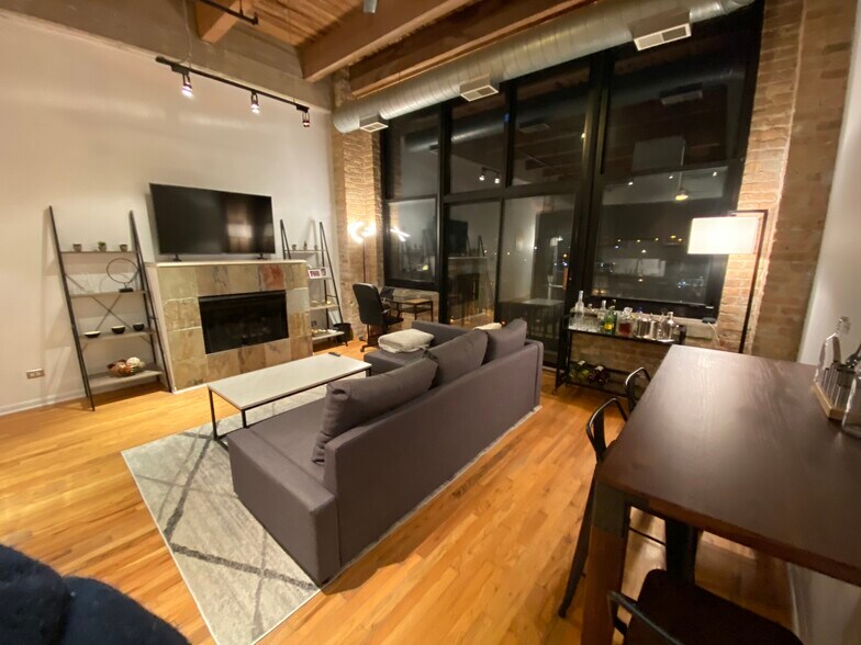 Building Photo - 215 N Aberdeen St