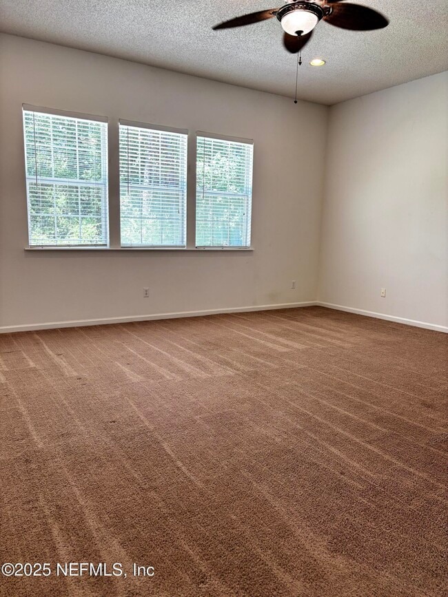Building Photo - 872 Collinswood Dr