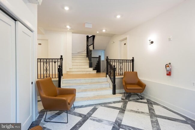 Building Photo - 2869 28th St NW