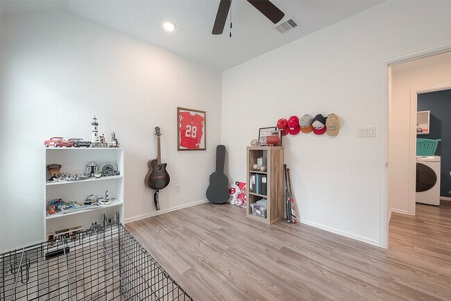 Building Photo - 506 Pecan Landing Ln