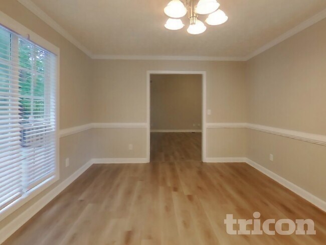 Building Photo - 8870 Mae Ct