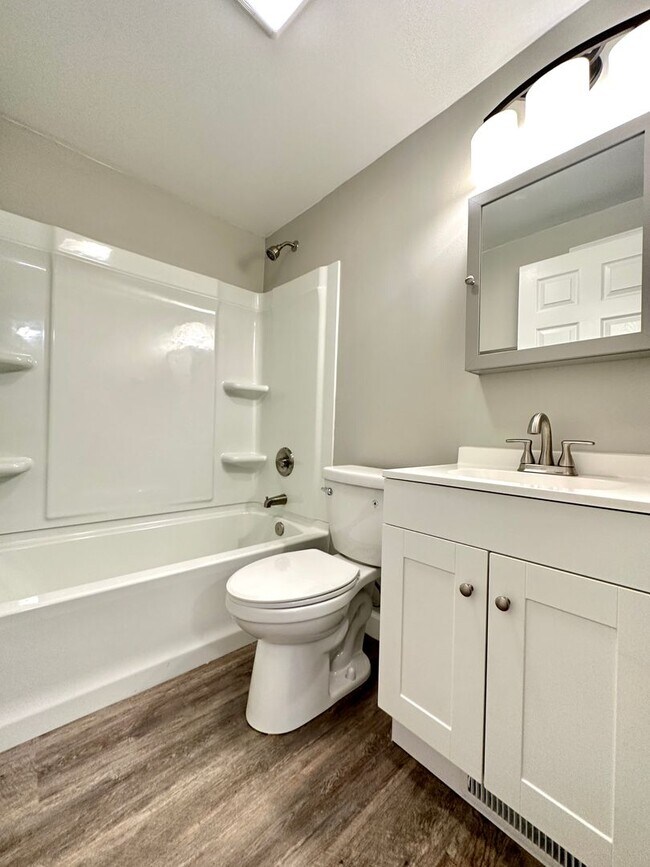 Building Photo - 4408 Lesher Dr