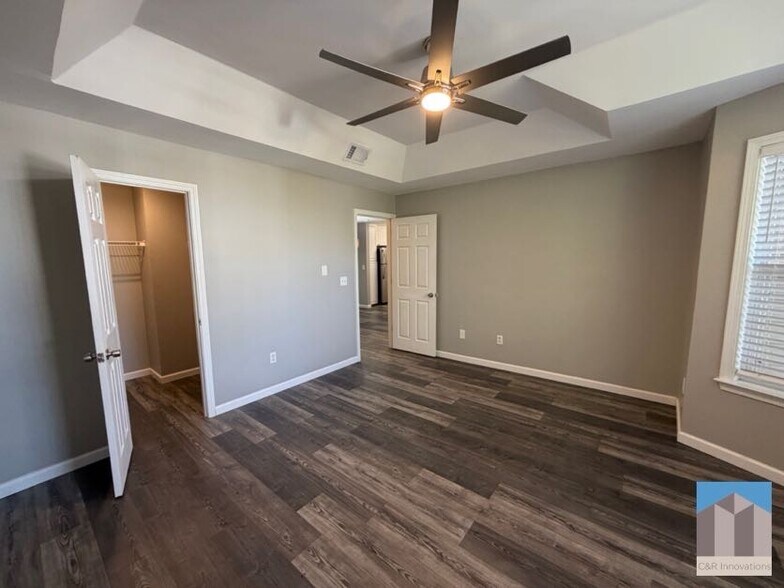 Building Photo - 133 McGill Park Ave NE