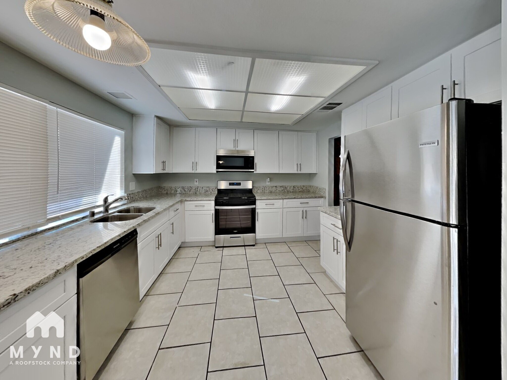 Building Photo - 2001 Verdinal Dr