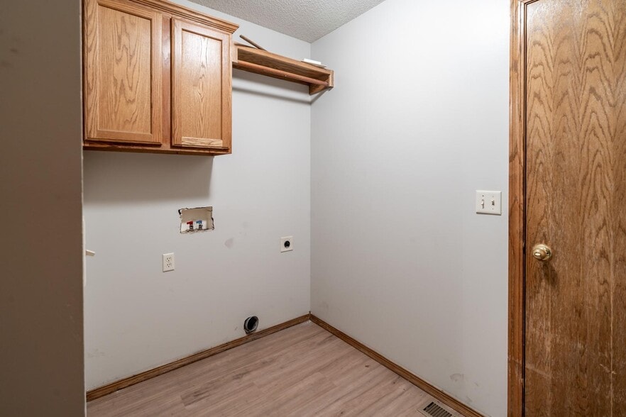 Utility Room- Main Floor - 6317 Quail Ridge St