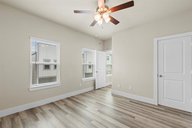 Building Photo - 9012 Lonestar Creekbend Ln
