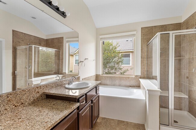 Building Photo - 7 Cheswood Manor Court