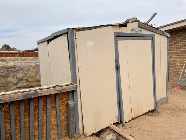 Building Photo - 8154 St Andrew Ln