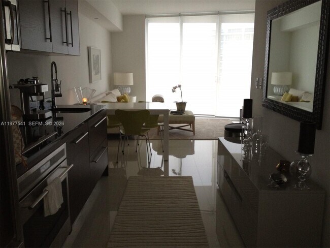 Building Photo - 465 Brickell Ave