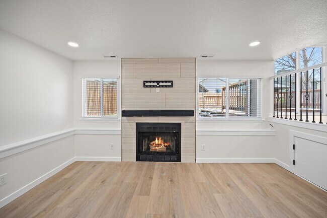 Building Photo - Stunning tri-level remodeled home in Briargate!
