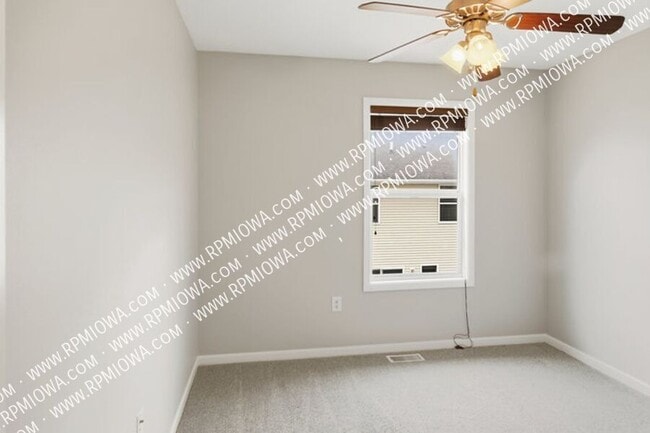 Building Photo - 9140 Greenspire Dr