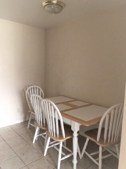 Building Photo - 34 E 700 N