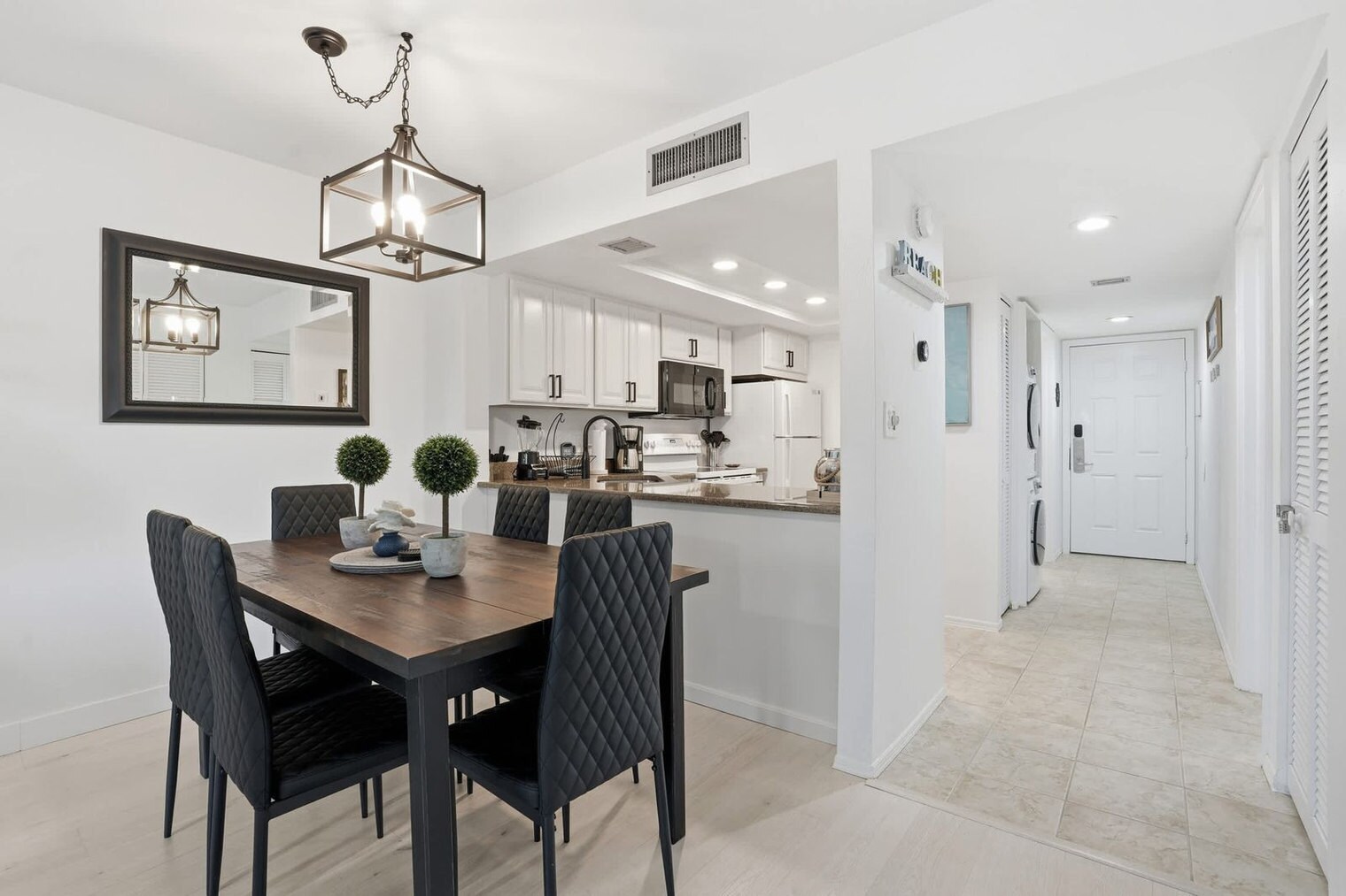 Building Photo - 600 Neapolitan Way