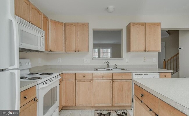 Building Photo - 105 Raphael Ct