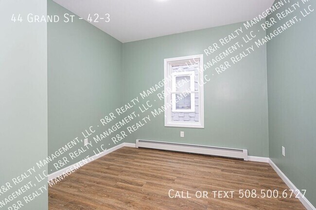 Building Photo - 44 Grand St