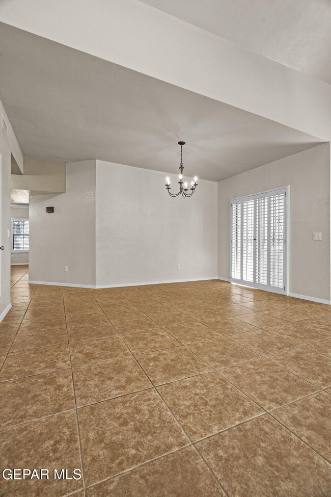 Building Photo - 143 N Alto Mesa Dr