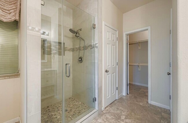 Building Photo - 7503 Boxwood Ridge Ln